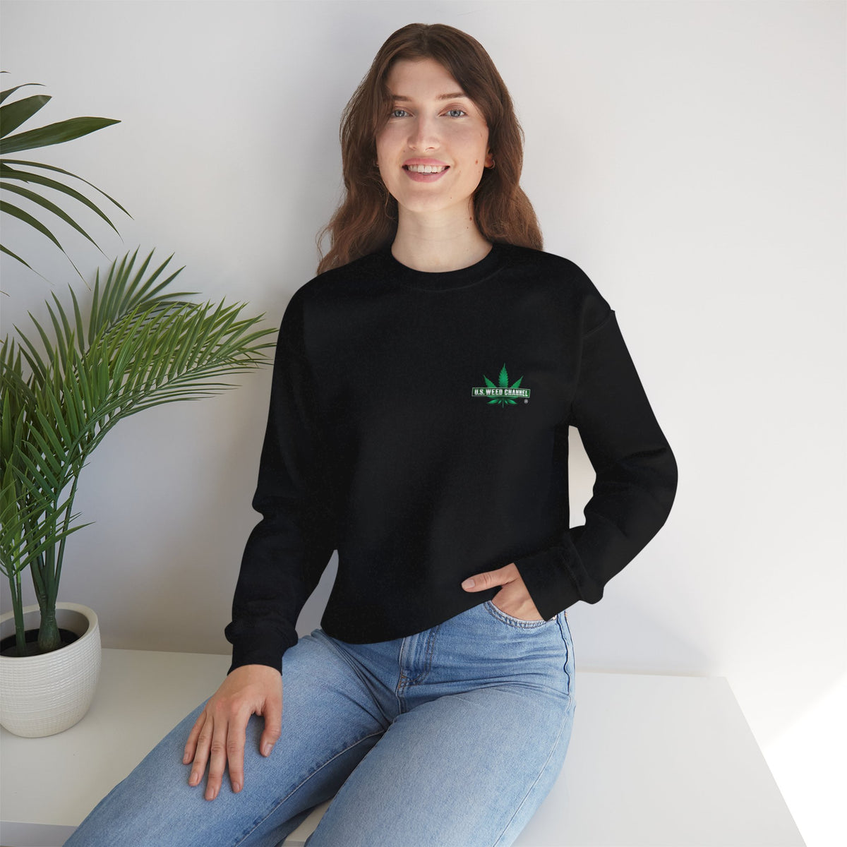 U.S. WEED CHANNEL Basics - Crewneck Everyone Sweatshirt