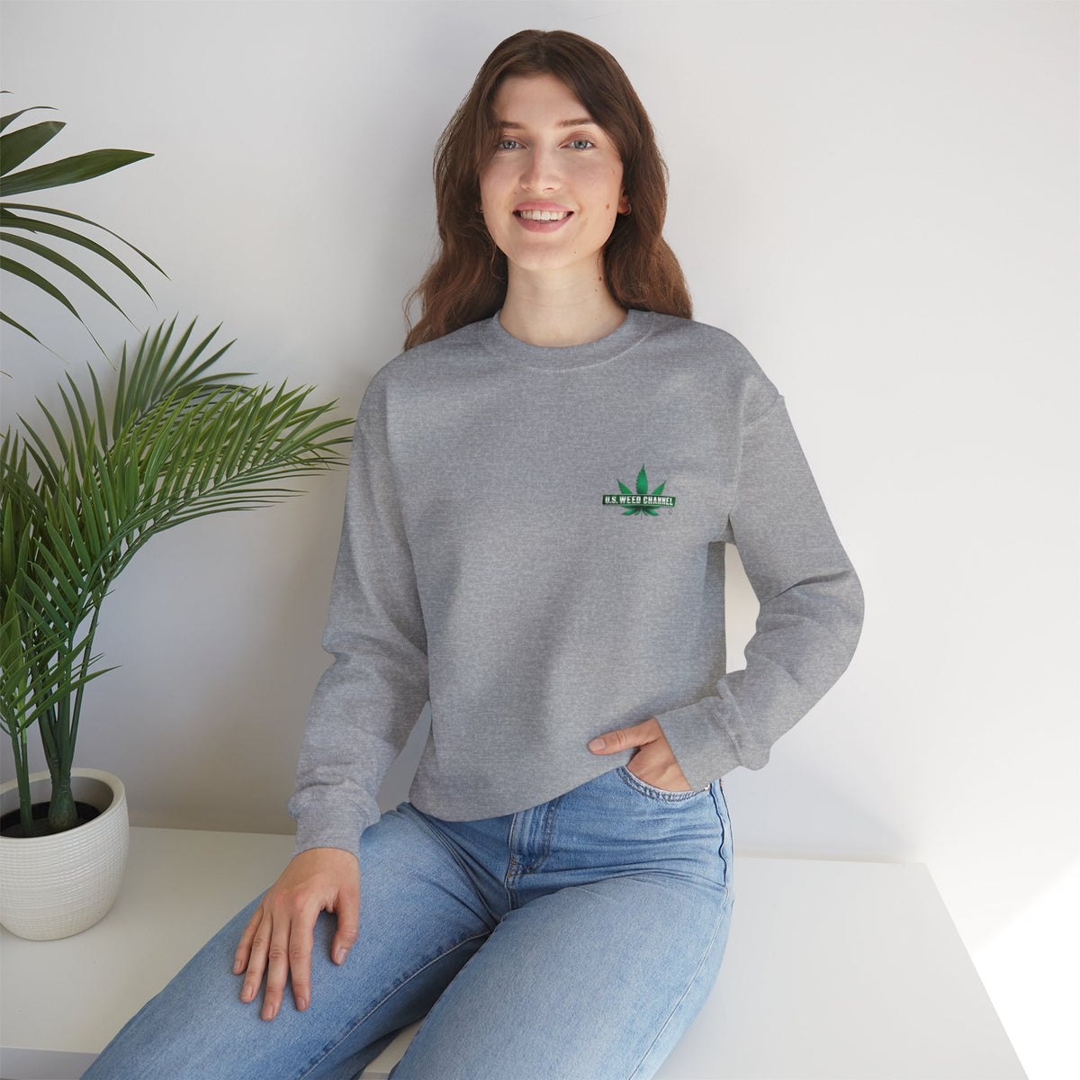 U.S. WEED CHANNEL Basics - Crewneck Everyone Sweatshirt