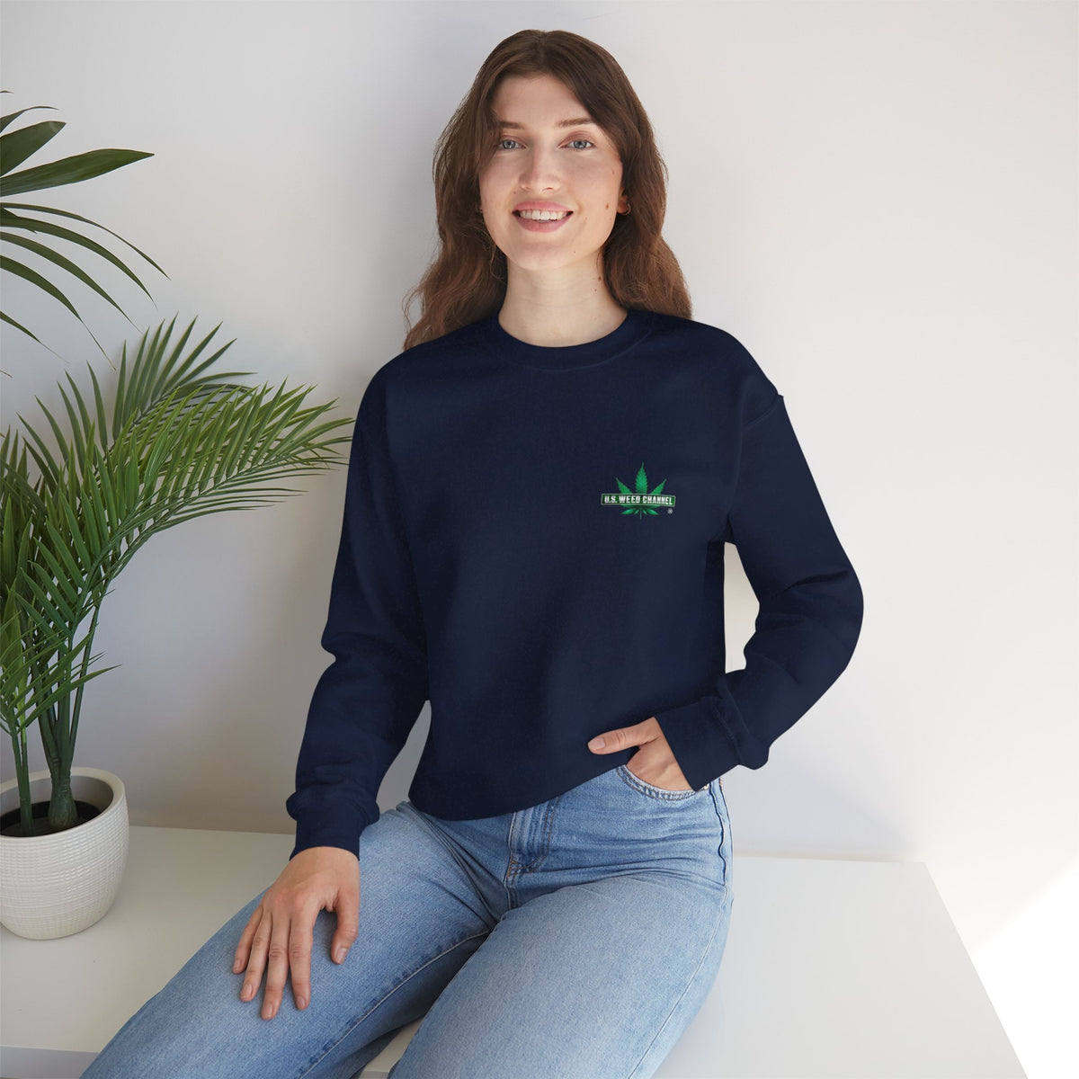U.S. WEED CHANNEL Basics - Crewneck Everyone Sweatshirt