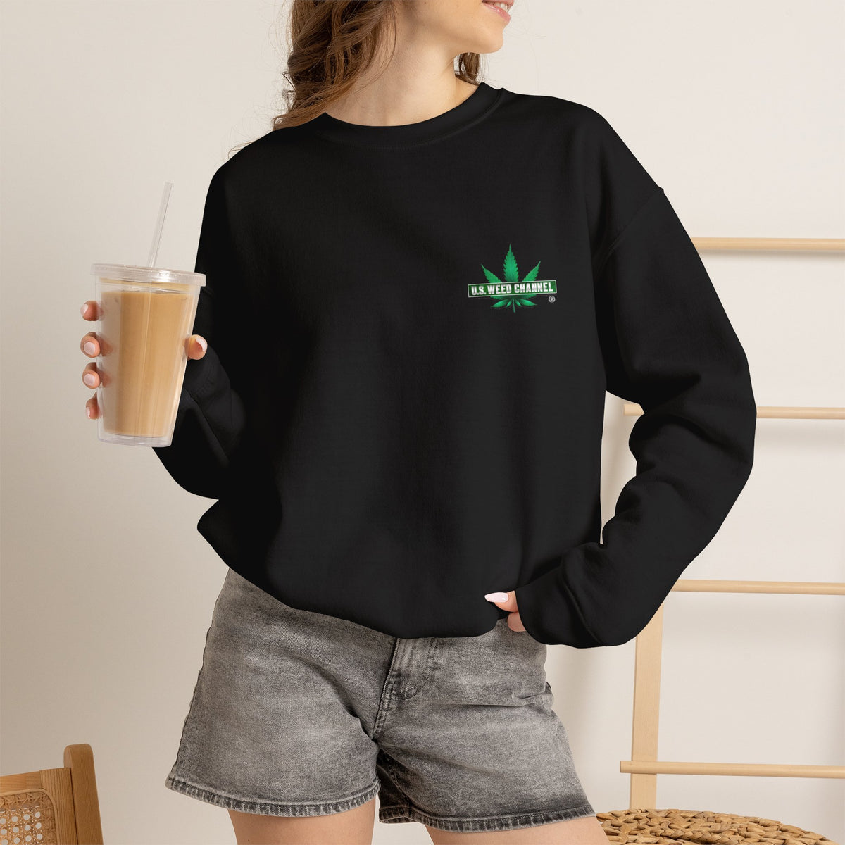 U.S. WEED CHANNEL Basics - Crewneck Everyone Sweatshirt