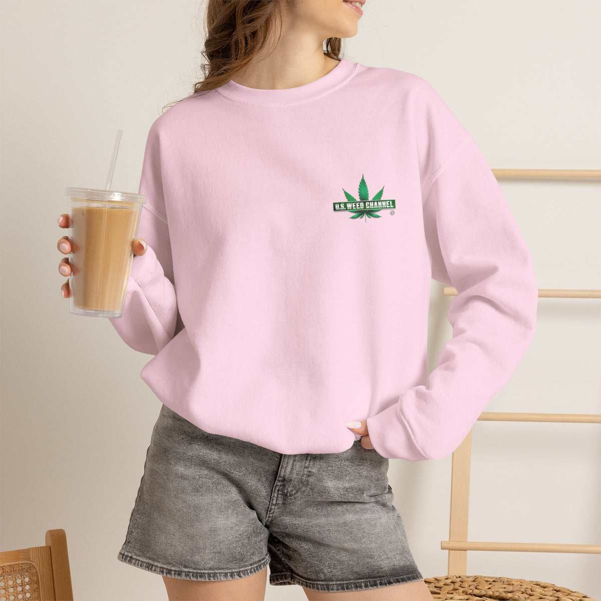 U.S. WEED CHANNEL Basics - Crewneck Everyone Sweatshirt