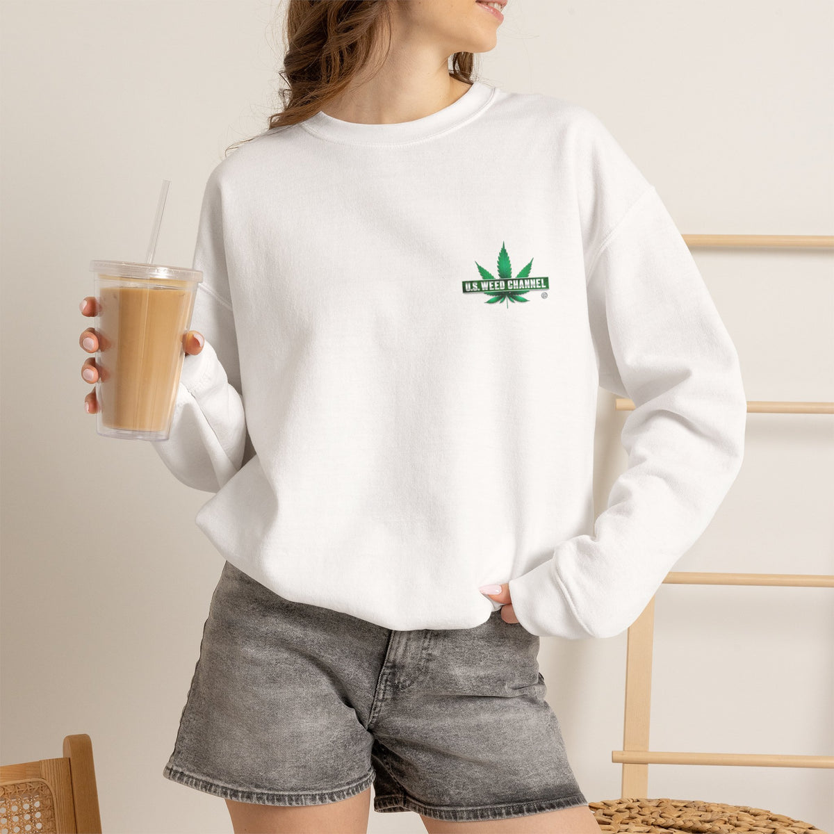 U.S. WEED CHANNEL Basics - Crewneck Everyone Sweatshirt